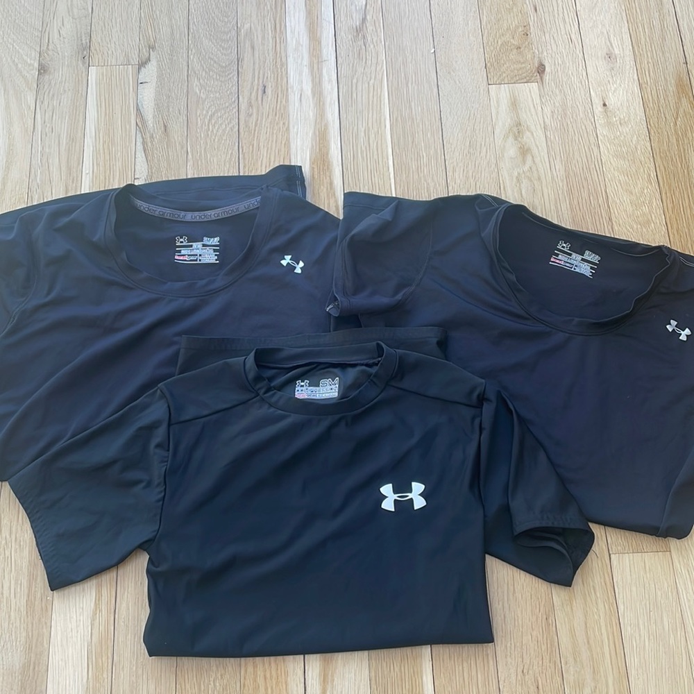 Bundle!! Women’s Underarmour Black Short Sleeve Shirts
